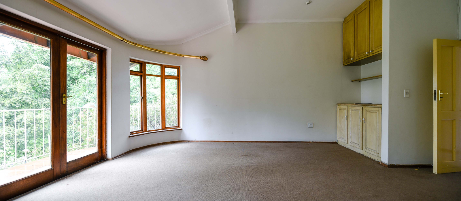 Sandhurst -13 web